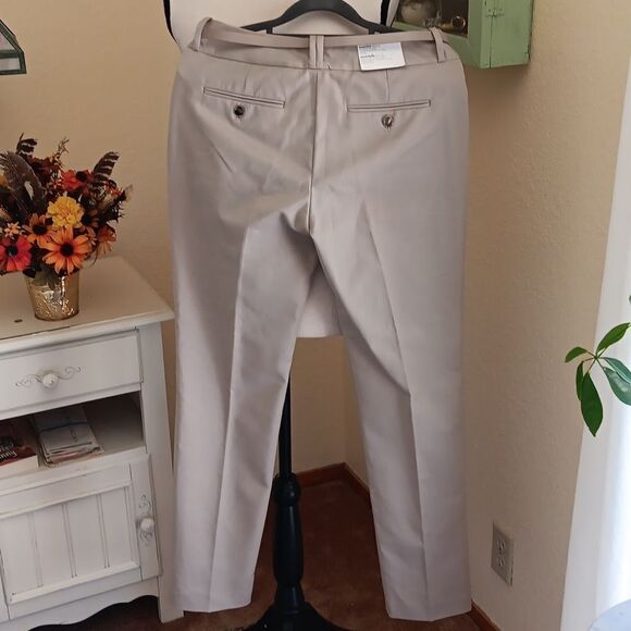 NWT Calvin Klein Essential Skinny Khaki Pants - Picture 4 of 11